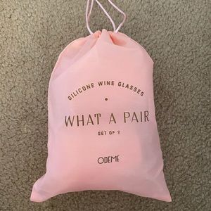 Pair of silicon wine glasses- brand new!